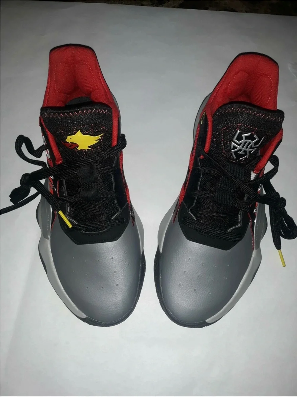 Adidas  D.O.N. Issue 1 BHM  EF9911 Men red/grey shoes sz 6.5